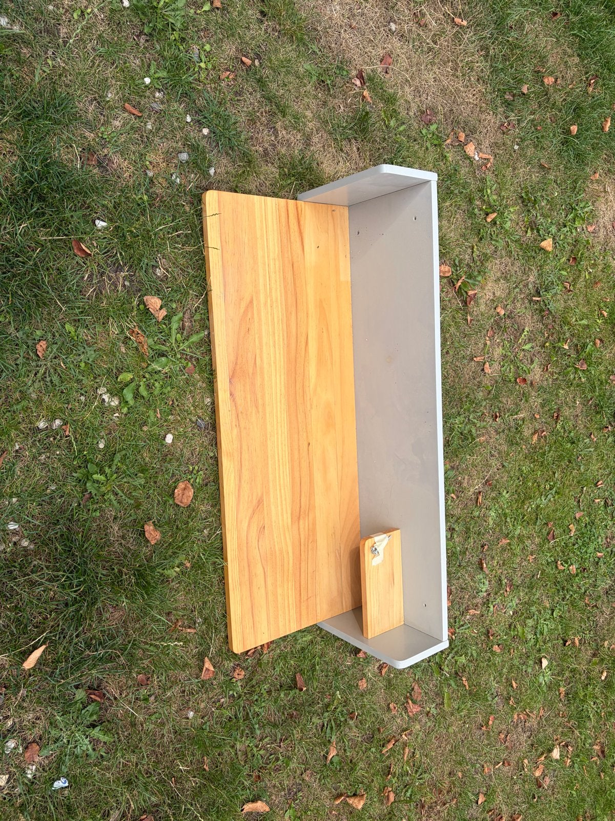 Hangend kinderbureau - Compact en stijlvol, Ophalen, Opbergruimte, Gebruikt, Hout