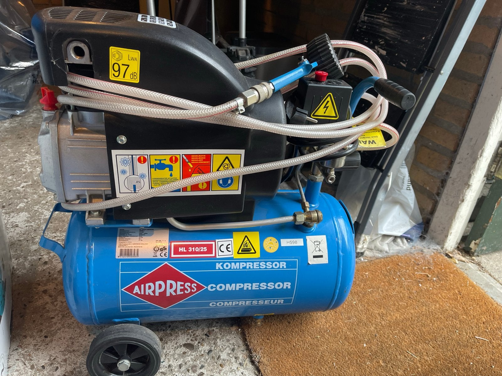 Airpress Compressor HL 310/25 - Zo goed als nieuw, Ophalen, 800 liter/min of meer, 6 tot 10 bar, Zo goed als nieuw