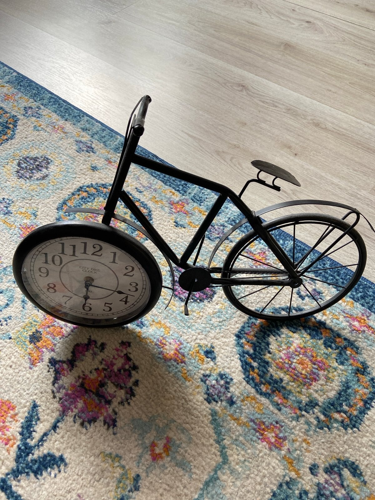 Unieke Fietsklok - Decoratieve Tafelklok in Fietsvorm, Ophalen, Analoog, Zo goed als nieuw, Retro