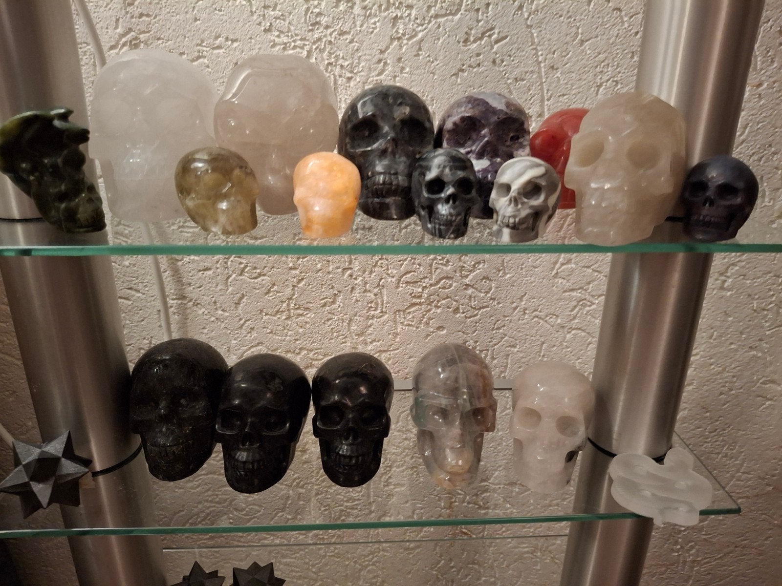 diverse  schedels: shungiet, kwarts, fluoriet e.d, Ophalen of Verzenden, Mineraal