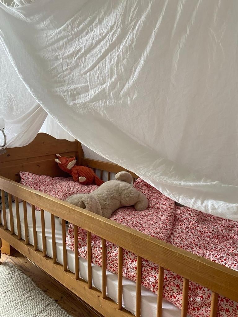 Houten kinderbed antiek vintage met matras en deken, Ophalen, Zo goed als nieuw, Ledikant