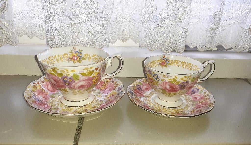 Royal Albert serena kop en schotels, Ophalen of Verzenden, Zo goed als nieuw, Porselein, Kop en/of schotel