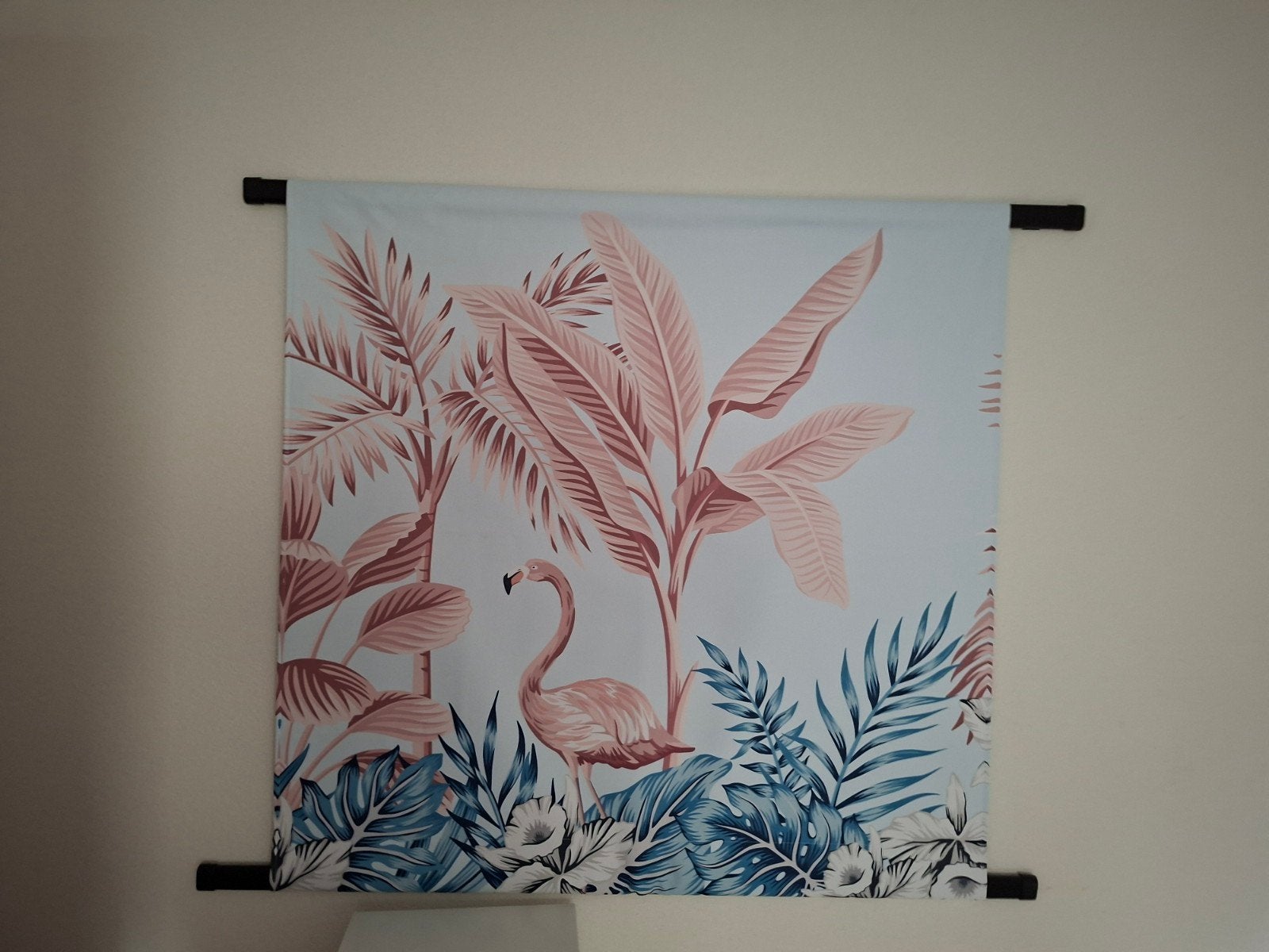 Wandkleed kinderkamer flamingo en palmbladeren, Ophalen, Meerkleurig, Zo goed als nieuw, Met ophangsysteem