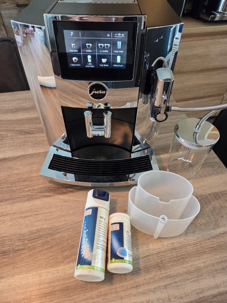 Jura S8 Chrome izgst! | 2019 | Slechts 5385 bereidingen!, Jura, 10 kopjes of meer, Koffiemachine, Zo goed als nieuw