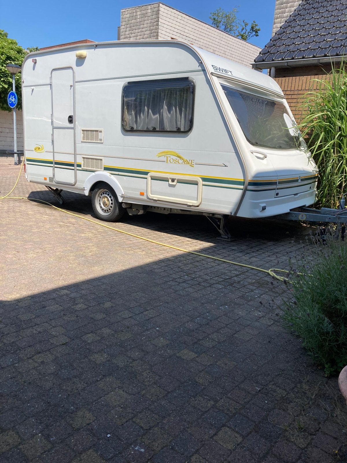 Swift jaar 2000 met mover, luifel en nieuwe banden, Mover, Standaardzit, Tot en met 2, 750 - 1000 kg