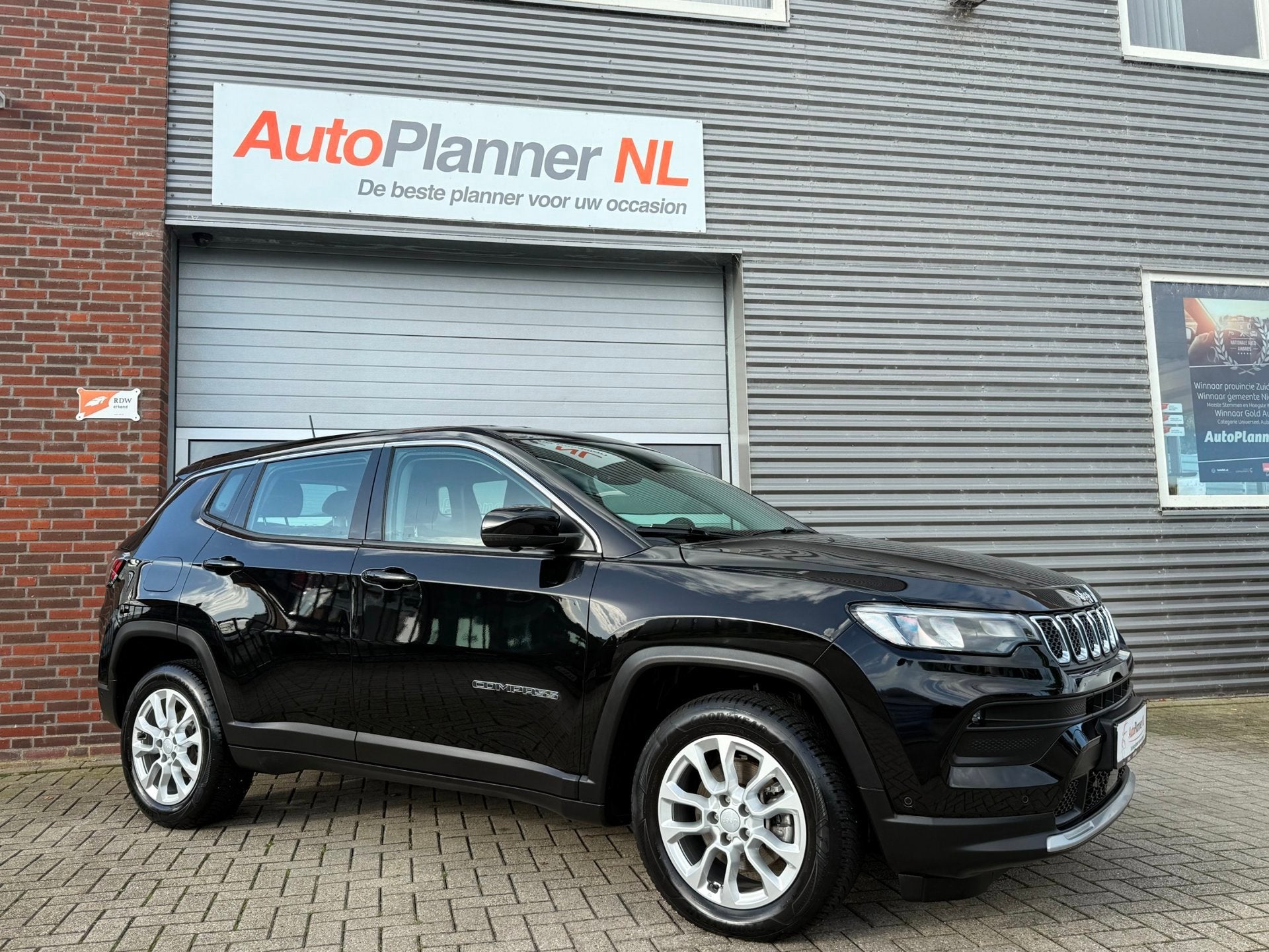Jeep Compass 1.5 GSE T4 e-Hybrid Altitude! Incl. Btw! 1e Eig, Auto's, Dealer onderhouden, Gebruikt, Zwart, 4 cilinders