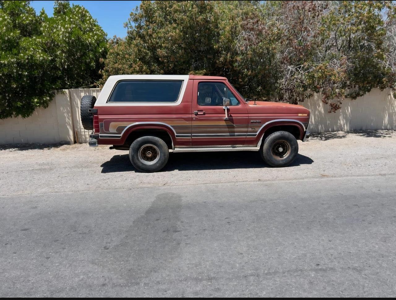 Ford Bronco XLT (bj 1986, automaat), Auto's, Automaat, Origineel Nederlands, Bedrijf, Rood