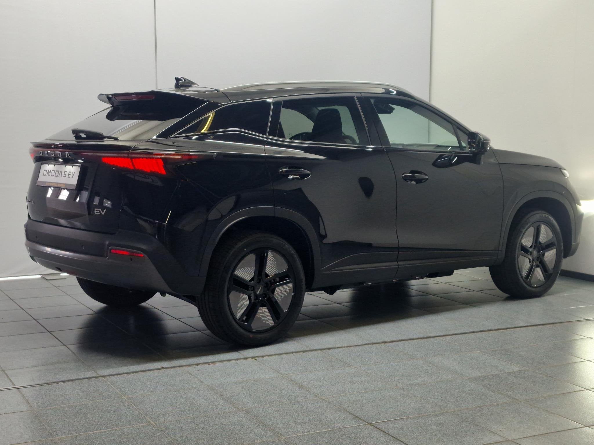 Omoda 5 EV Premium 61 kWh Schuif/kanteldak, rondom camera's,, Auto's, Overige Auto's, 430 km, 211 pk, SUV of Terreinwagen, Te koop