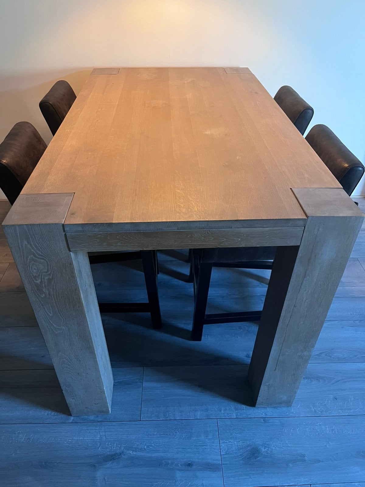 Eethoek / Bartafel met 4 hoge stoelen., Huis en Inrichting, Ophalen, Zo goed als nieuw, 4 tot 6 stoelen