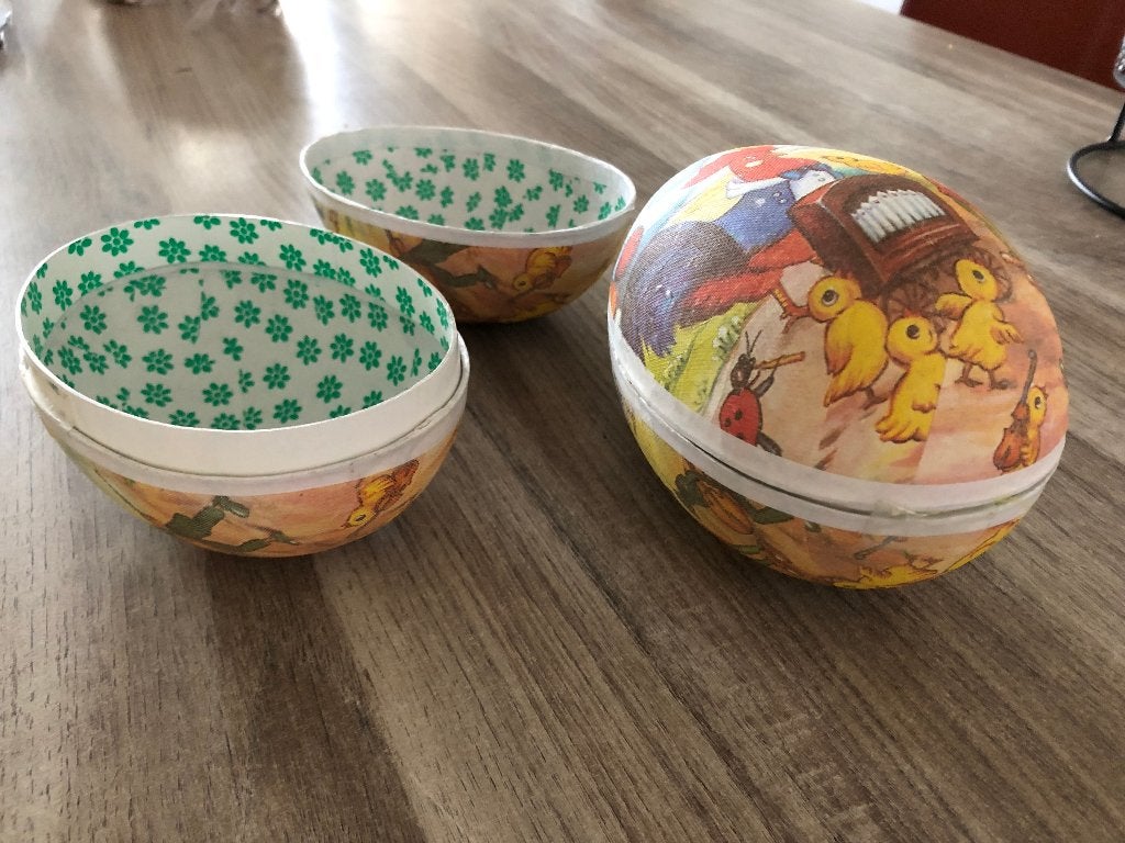 2 vintage kartonnen paaseieren, Ophalen of Verzenden, Zo goed als nieuw