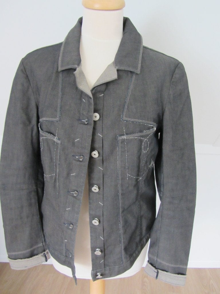 Jeans jack 42, blauw, veel details, Girbaud, 1x gedragen, Blauw, Maat 42/44 (L), Ophalen of Verzenden, Zo goed als nieuw