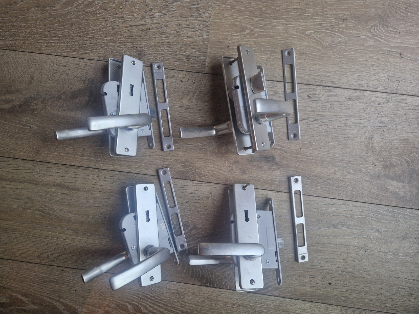 NEMEF 4  deurklinken met sluitplaten, een voor toiletdeur, Ophalen of Verzenden, Gebruikt, Rvs, Klink of Kruk