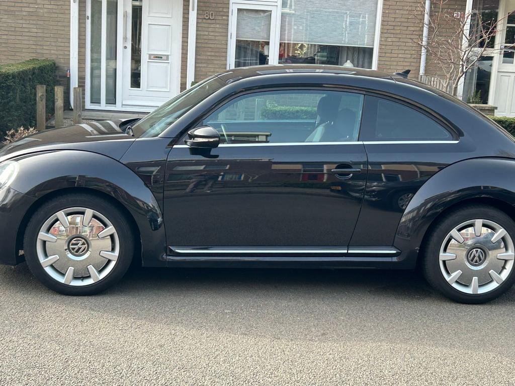 Volkswagen Beetle (Kever) 1.6 TDI 77KW 2012 Zwart, Auto's, Volkswagen, Voorwielaandrijving, Beetle (Kever), 4 cilinders, Zwart