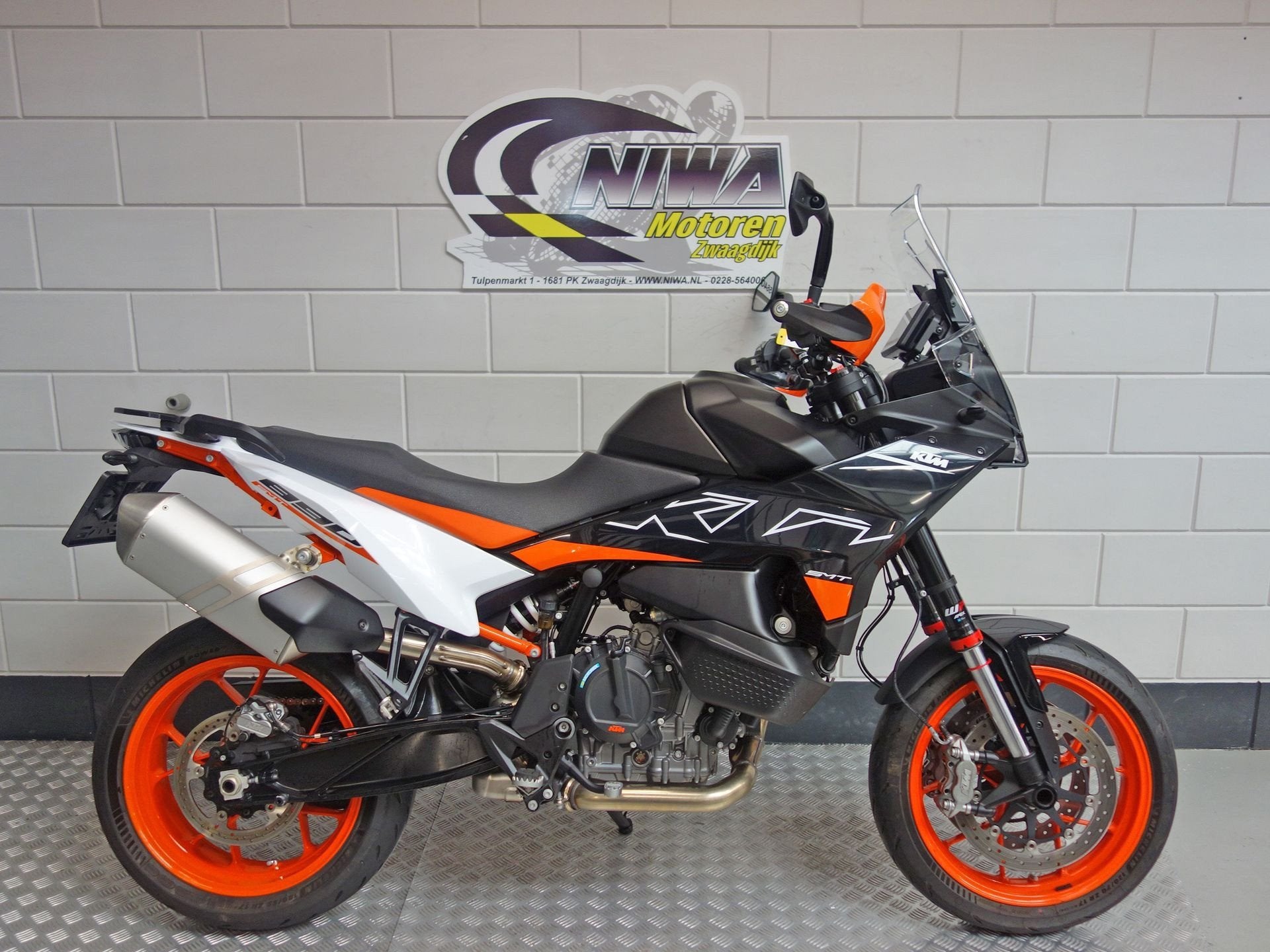 KTM 890 SMT, Motoren, LED Verlichting, Meer dan 35 kW, Handgeschakeld, SuperMoto