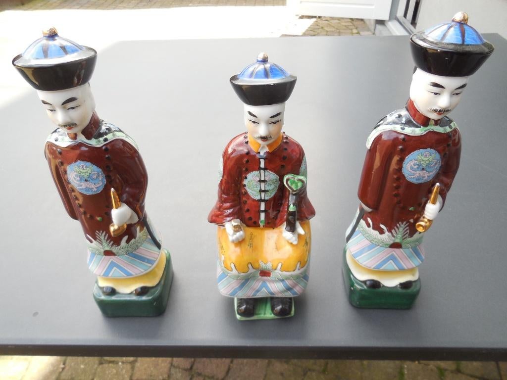 Set van 3 zeer mooie Chinese porseleinen beelden € 150,00, Ophalen