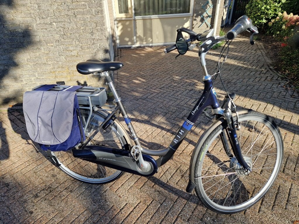 RIH E-bike, lage instap, km-stand 2676 met zgan accu, Gebruikt, 51 tot 55 cm, 50 km per accu of meer, Ophalen