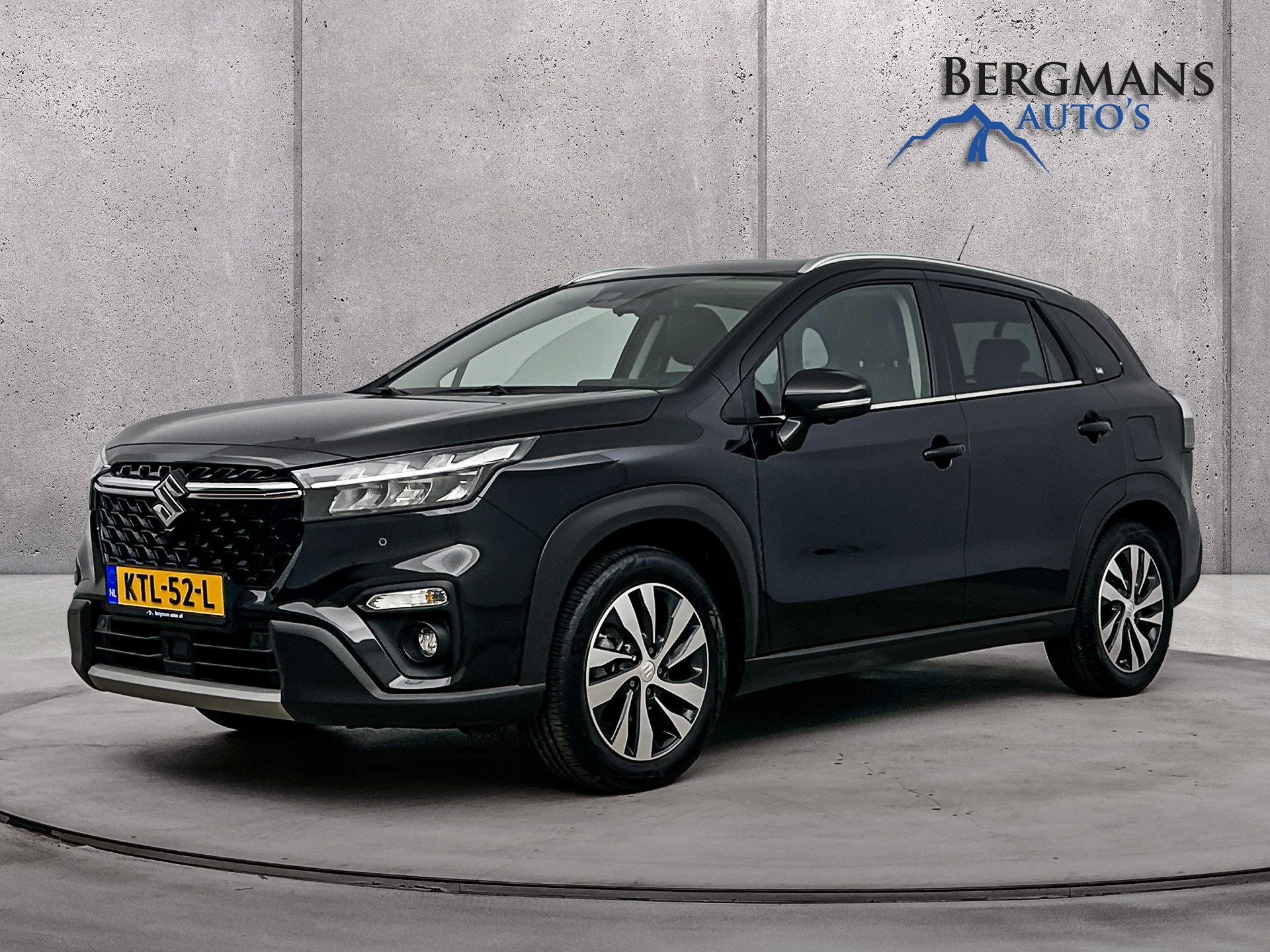 Suzuki S-Cross - 1.5 Hybrid AllGrip Style // TREKHAAK // SCH, Gebruikt, 4 cilinders, 400 kg, Zwart