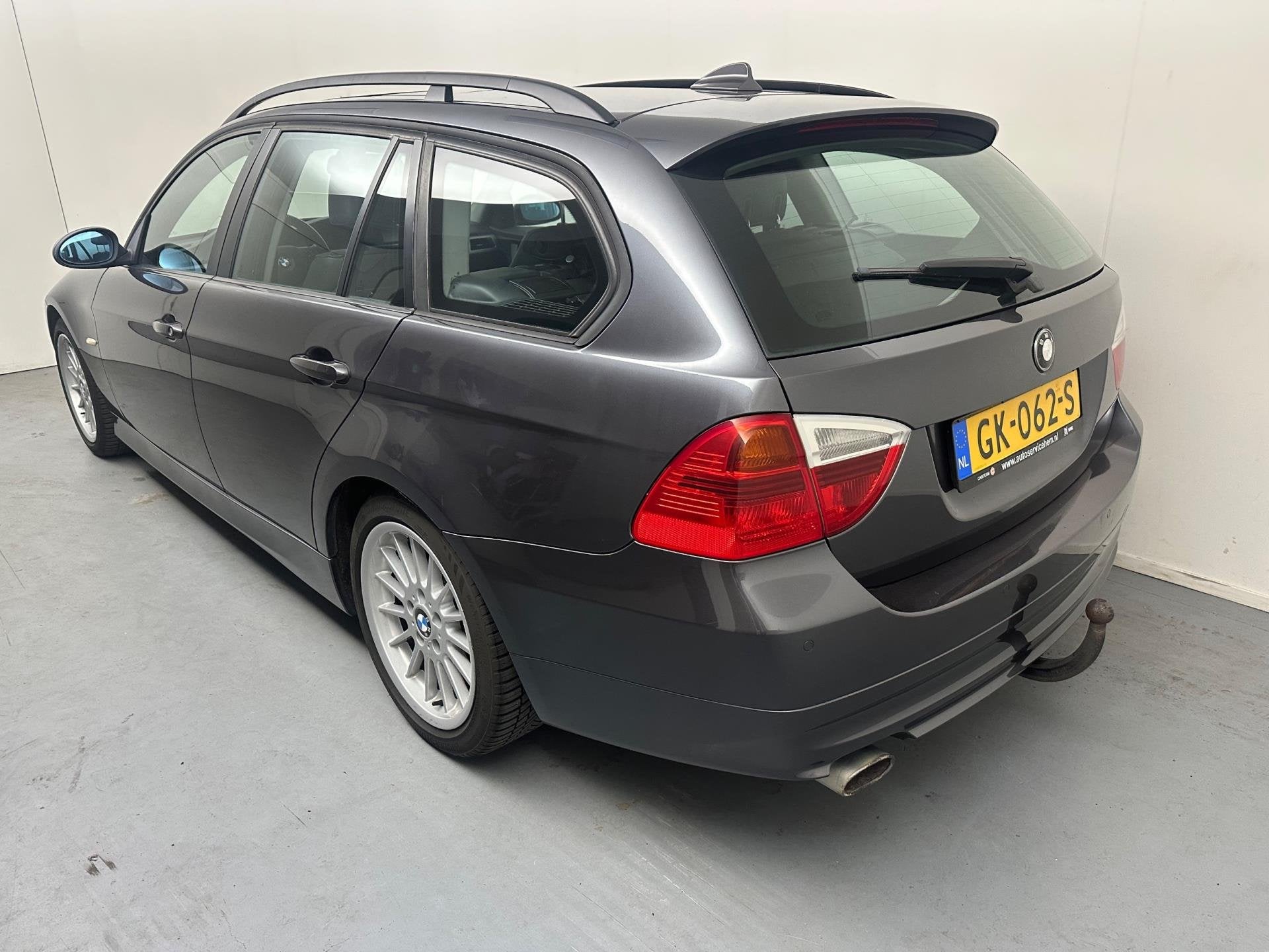 BMW 3-serie Touring 320i Touring # Cardan KAPOT # Automaat #, Automaat, 4 cilinders, 1435 kg, Leder