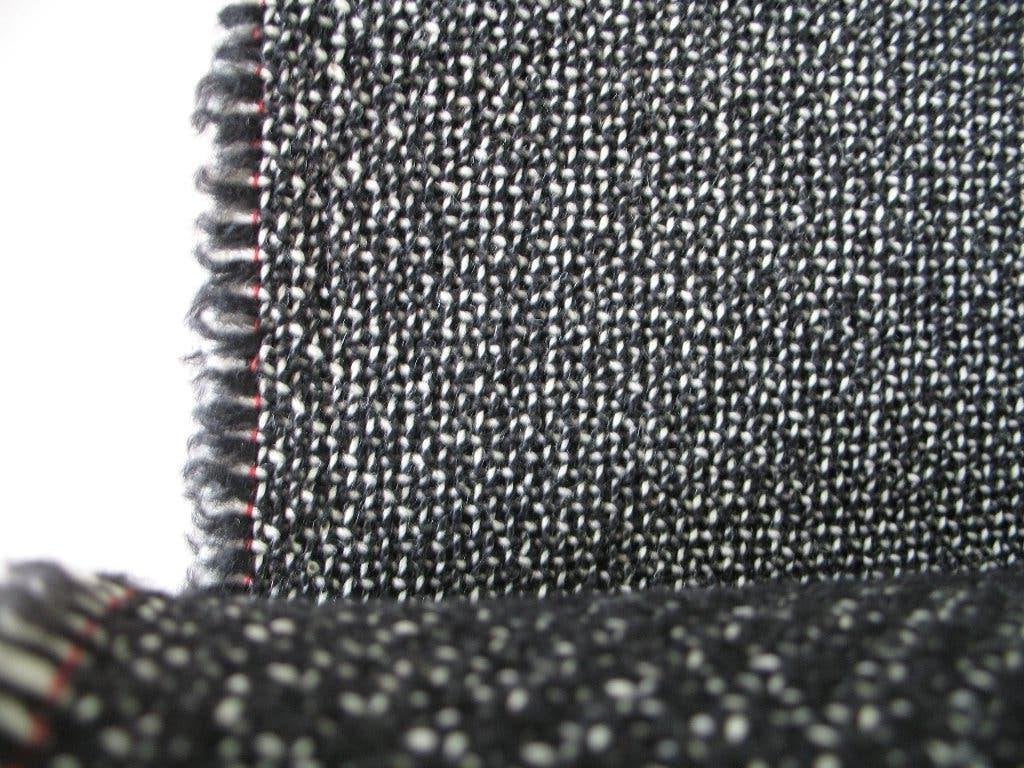 Kvadrat Perla 2.2 164; zwart/roomwit; max 9 meter meubelstof, Wol, Meerkleurig, 120 cm of meer, Ophalen of Verzenden