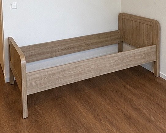 Eenpersoonsbed 200x90 met lattenbodem, Ophalen, Verstelbaar, 90 cm, Zo goed als nieuw