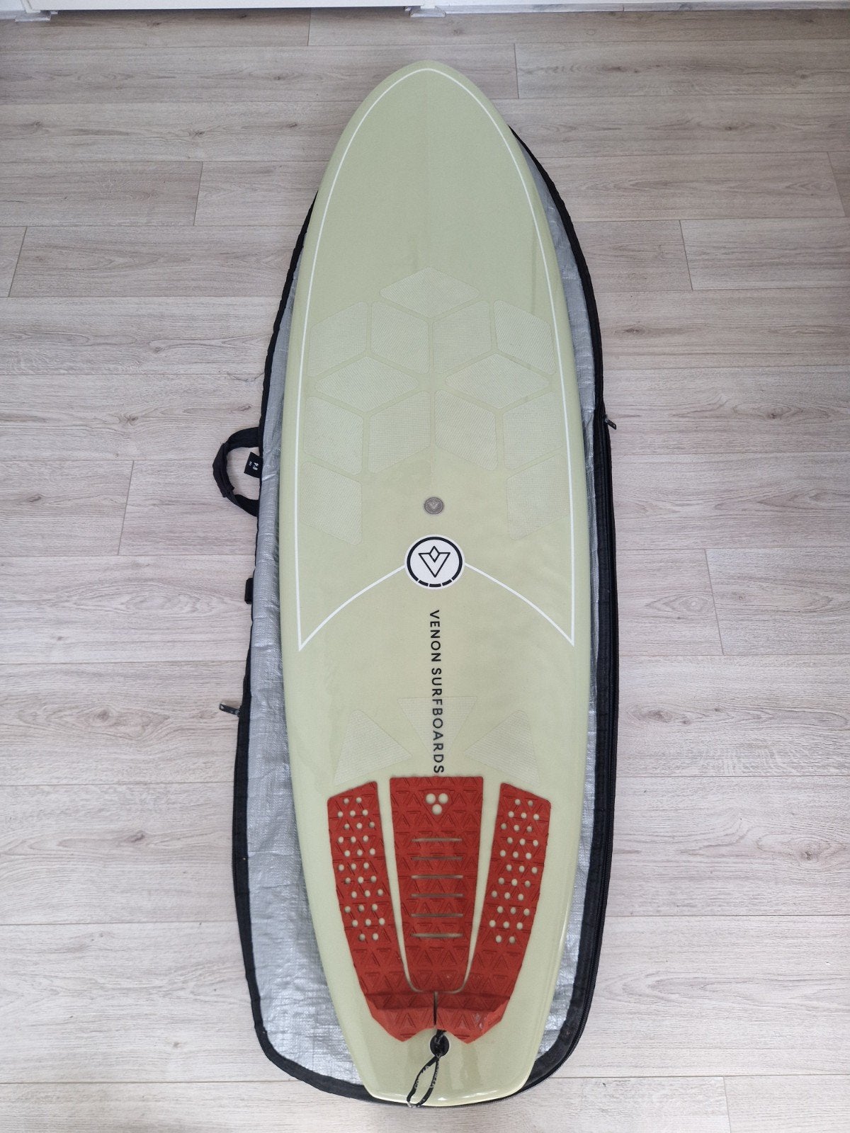 Complete set Venon Quakka Surfboard 6'4, Watersport en Boten, Golfsurfen, Ophalen of Verzenden, Zo goed als nieuw, Funboard, Met koord