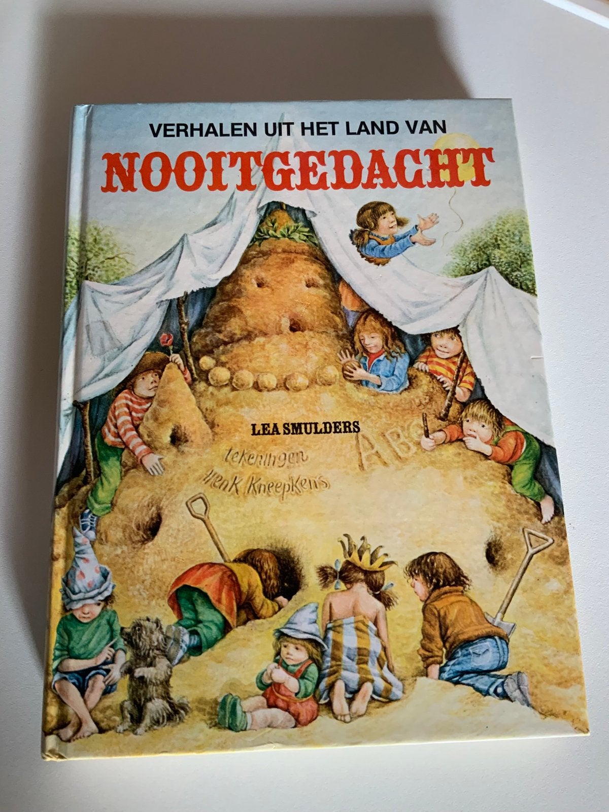 Kinderboek van Lea Smulders., Boeken, Ophalen of Verzenden, Zo goed als nieuw
