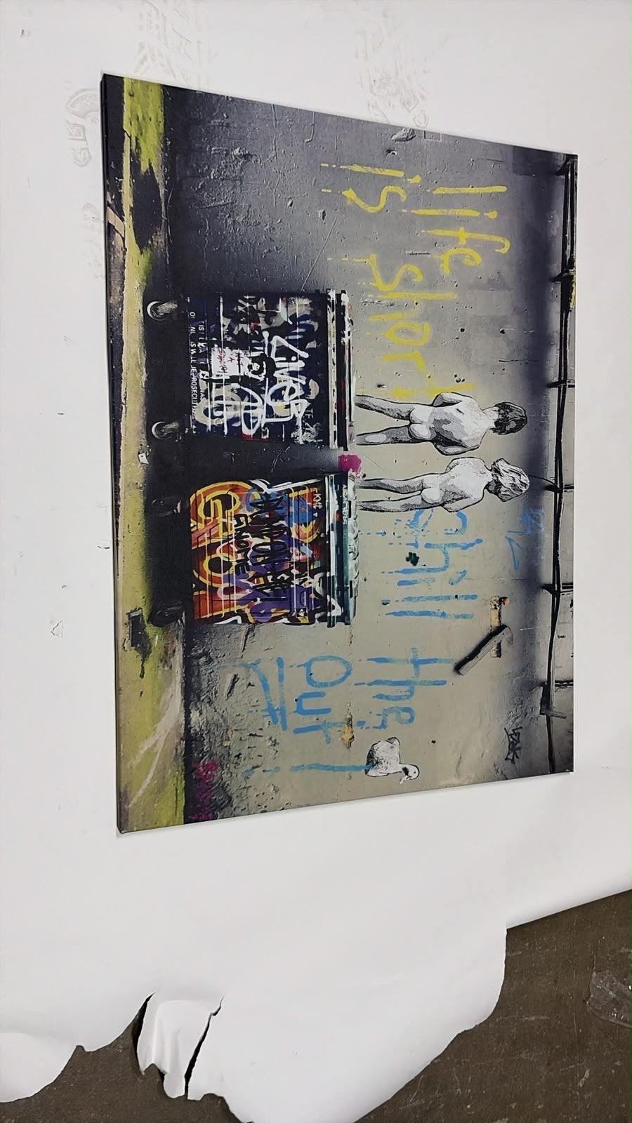 Modern schilderij 'Life is short, chill the f*** out!' 100x8, Figuren, Ophalen of Verzenden, Print, Op houten frame
