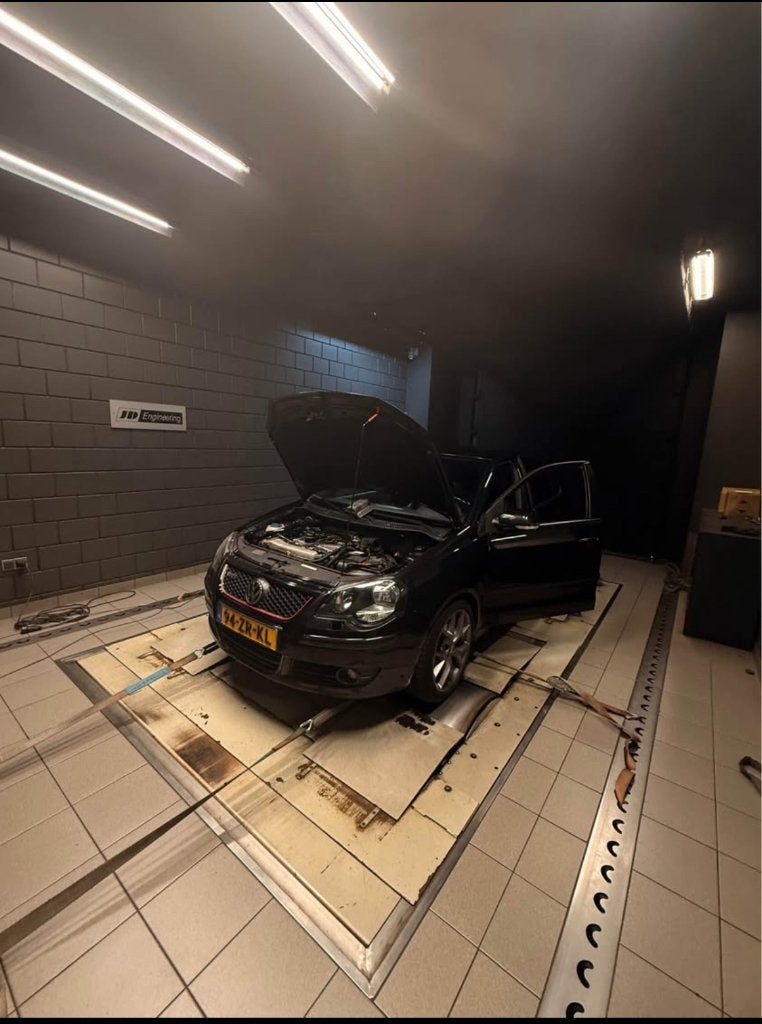 Volkswagen Polo 1.8 GTI BJX – 235 PK, 1139 kg, Zwart, 4 cilinders, Parkeersensor