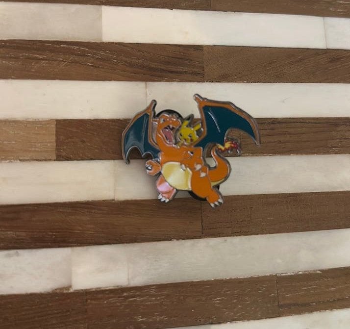 Charizard pikachu pin celebrations, Verzenden, Nieuw