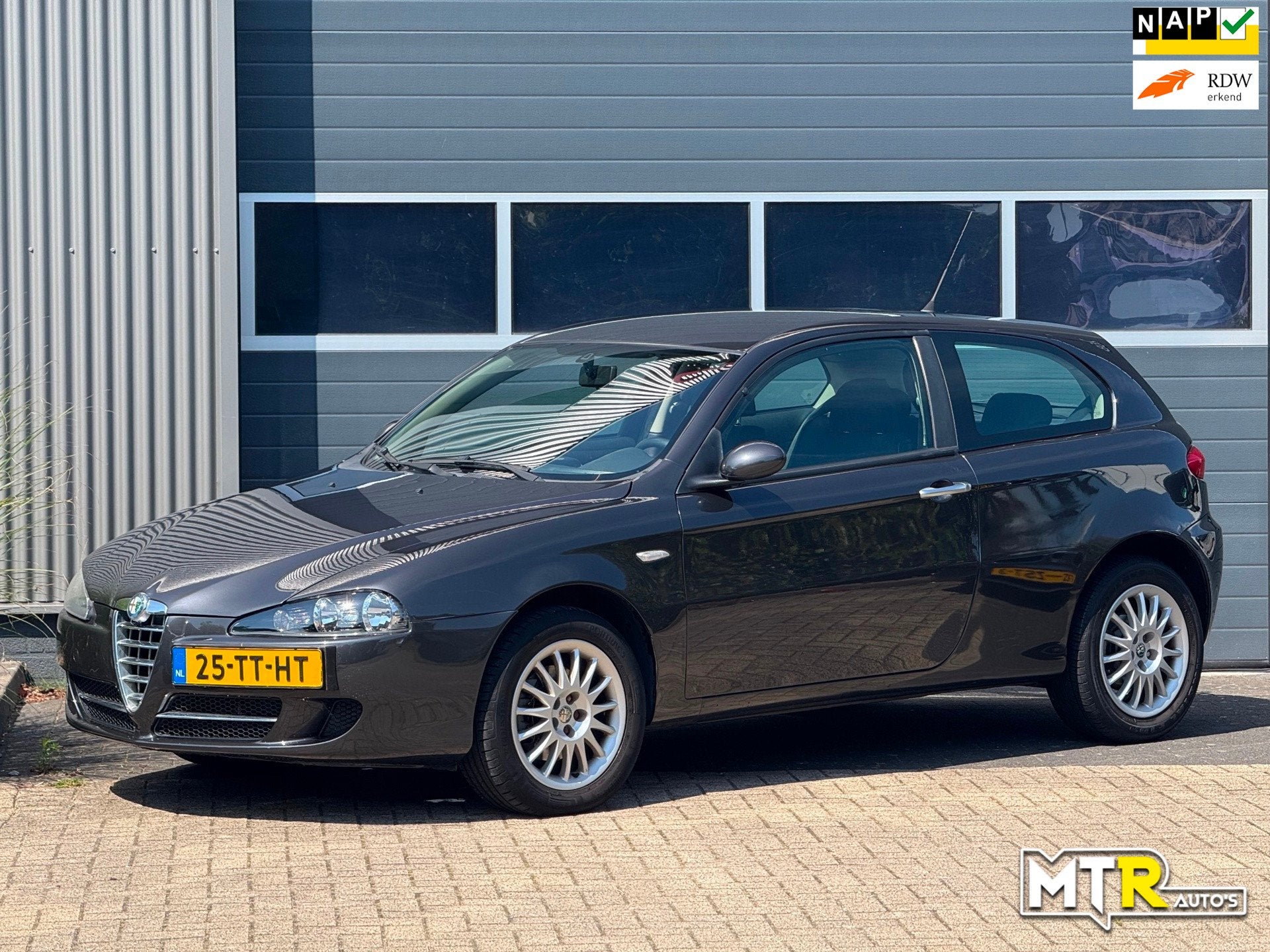 Alfa Romeo 147 1.6 T.Spark Progression 2e EIG|NAP|APK, Voorwielaandrijving, Stof, Gebruikt, Zwart