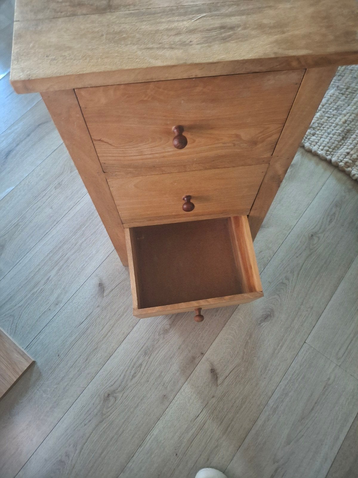 Leuk kastje licht bruin en eikenhout, Huis en Inrichting, Ophalen, Minder dan 45 cm