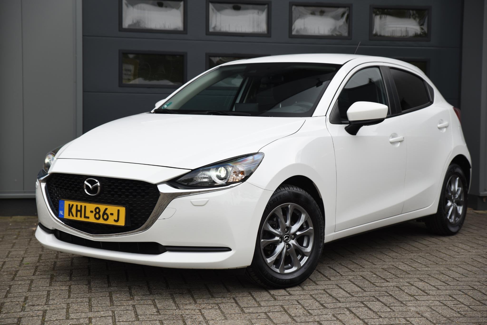 Mazda 2 1.5 SkyActiv-G 90 Exclusive-Line 5 Stuks Totaal, Auto's, Stof, Gebruikt, Bedrijf, 19 km/l