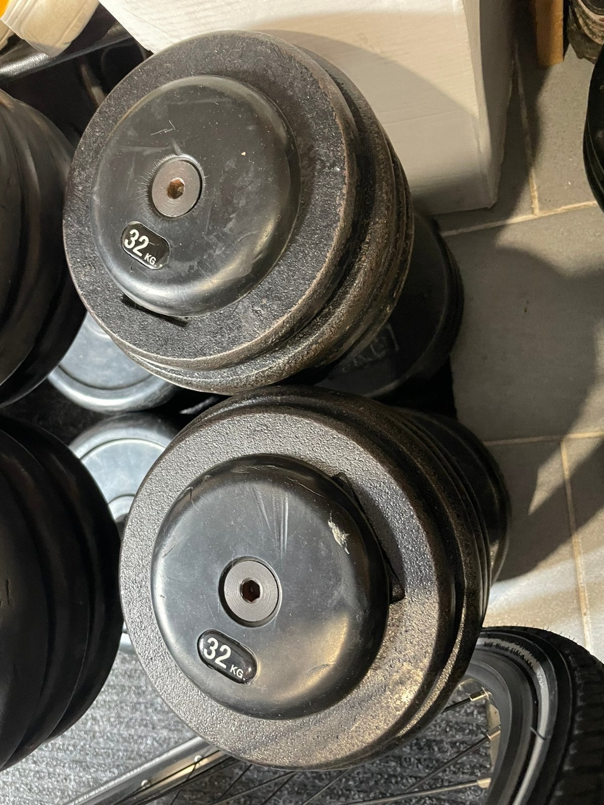 Dumbells 4x32kg, Sport en Fitness, Ophalen, Zo goed als nieuw, Dumbbell