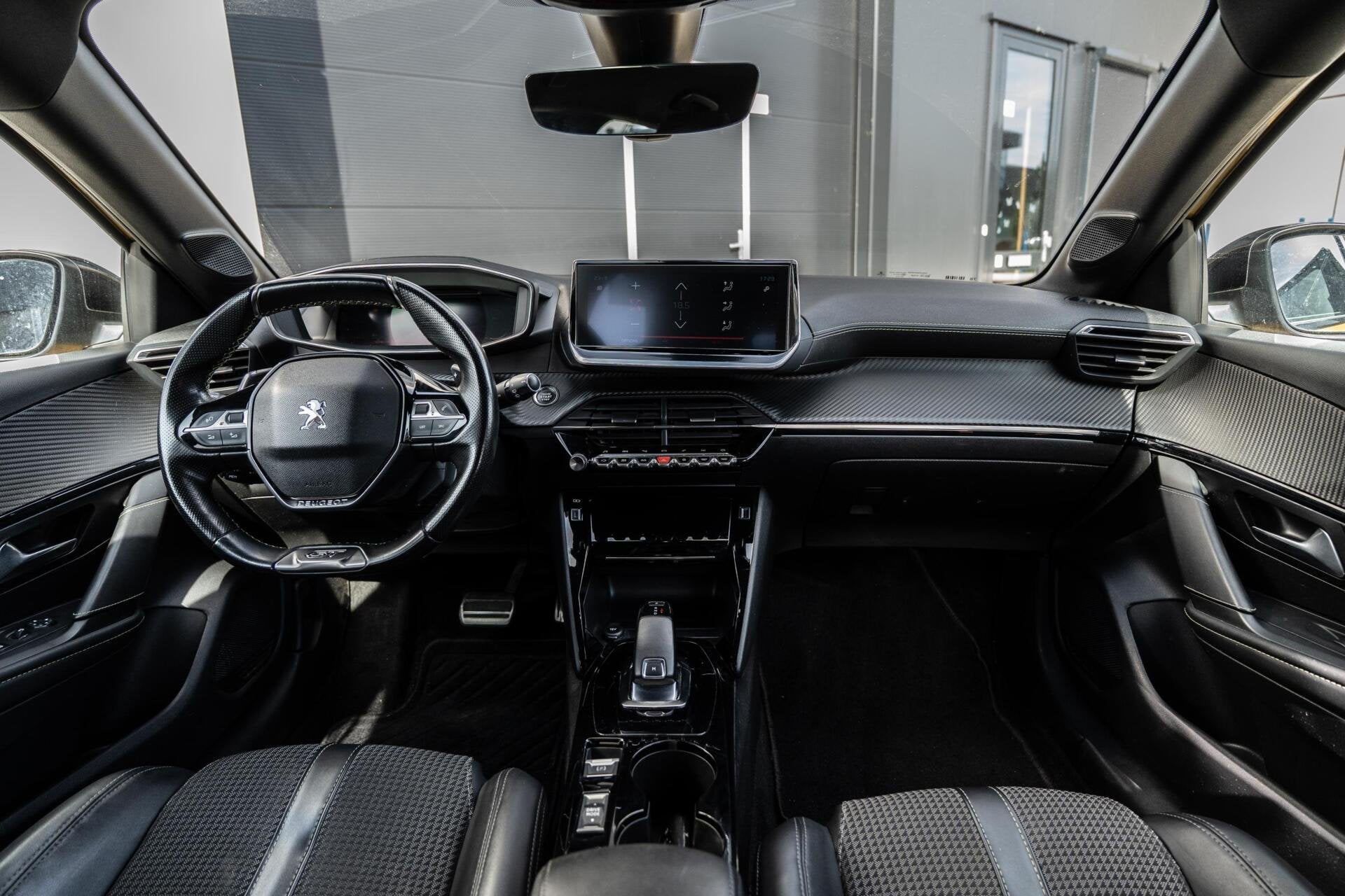 Peugeot 208 1.2 PureTech GT-Line Carplay|360 Cam|LED|Vol!, Auto's, Peugeot, 1199 cc, Leder en Stof, Geel, Bedrijf