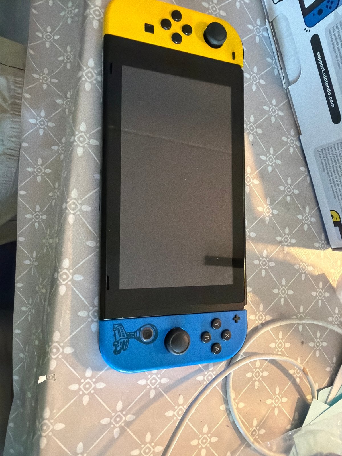 Nintendo Switch Fortnite Special Edition (ZGAN), Spelcomputers en Games, Spelcomputers | Nintendo Switch, Met games, Met 2 controllers