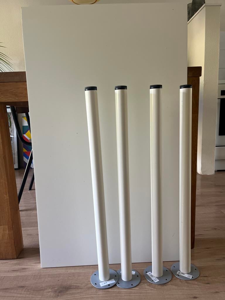 IKEA LAGKAPTEN bureau + ADILS poten (4 stuks) - Wit, Ophalen, Gebruikt
