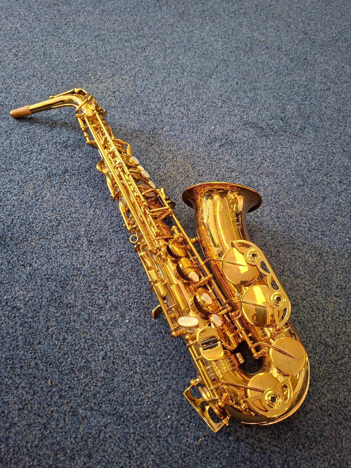 Forestone altsax, Muziek en Instrumenten, Blaasinstrumenten | Saxofoons, Ophalen, Zo goed als nieuw, Alt, Met koffer