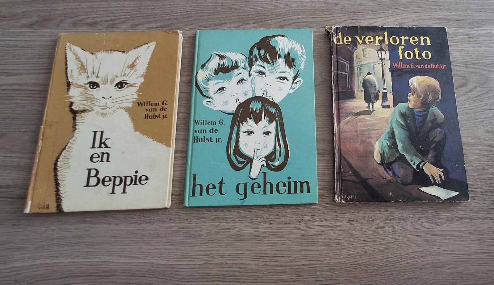 3 verschillende boekjes van Willem G. van der Hulst jr, Ophalen of Verzenden, Gelezen, W.G. van de Hulst Jr.
