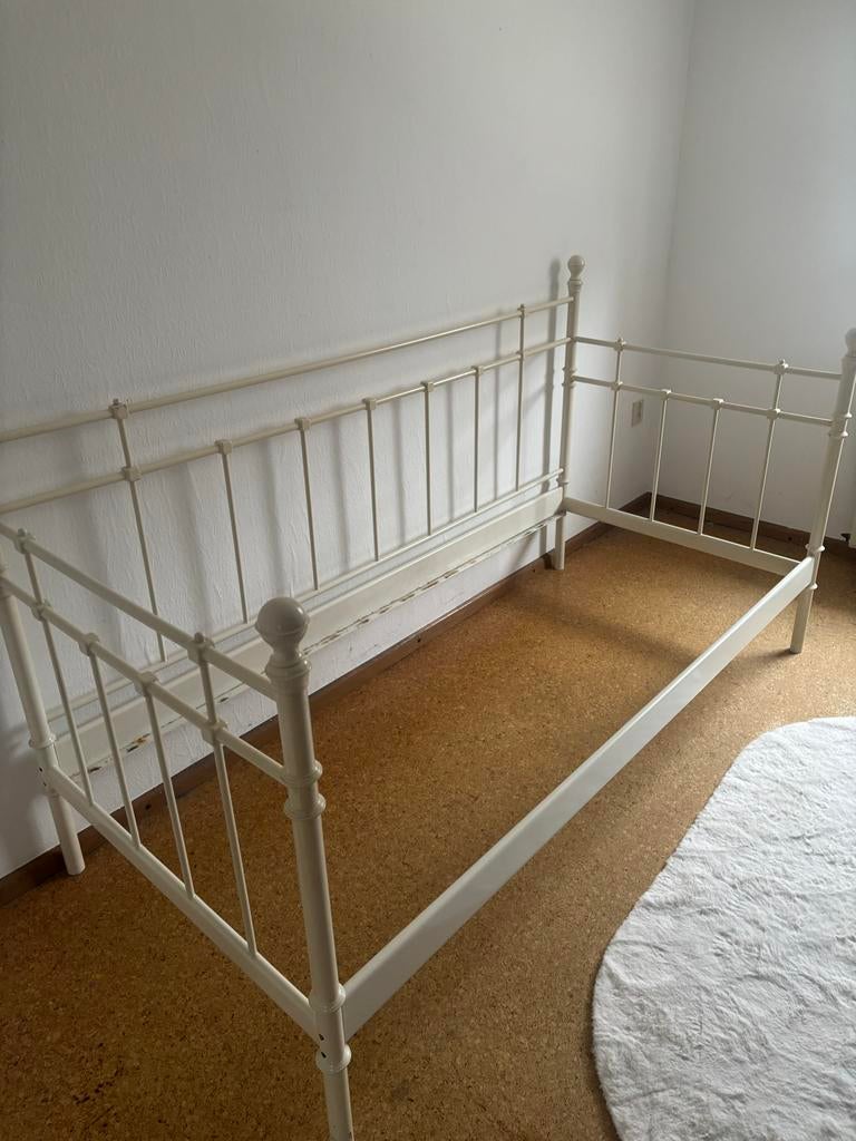 Wit metalen eenpersoonsbed - Klassiek design ombouw, Gebruikt, 90 cm, Eenpersoons, Wit