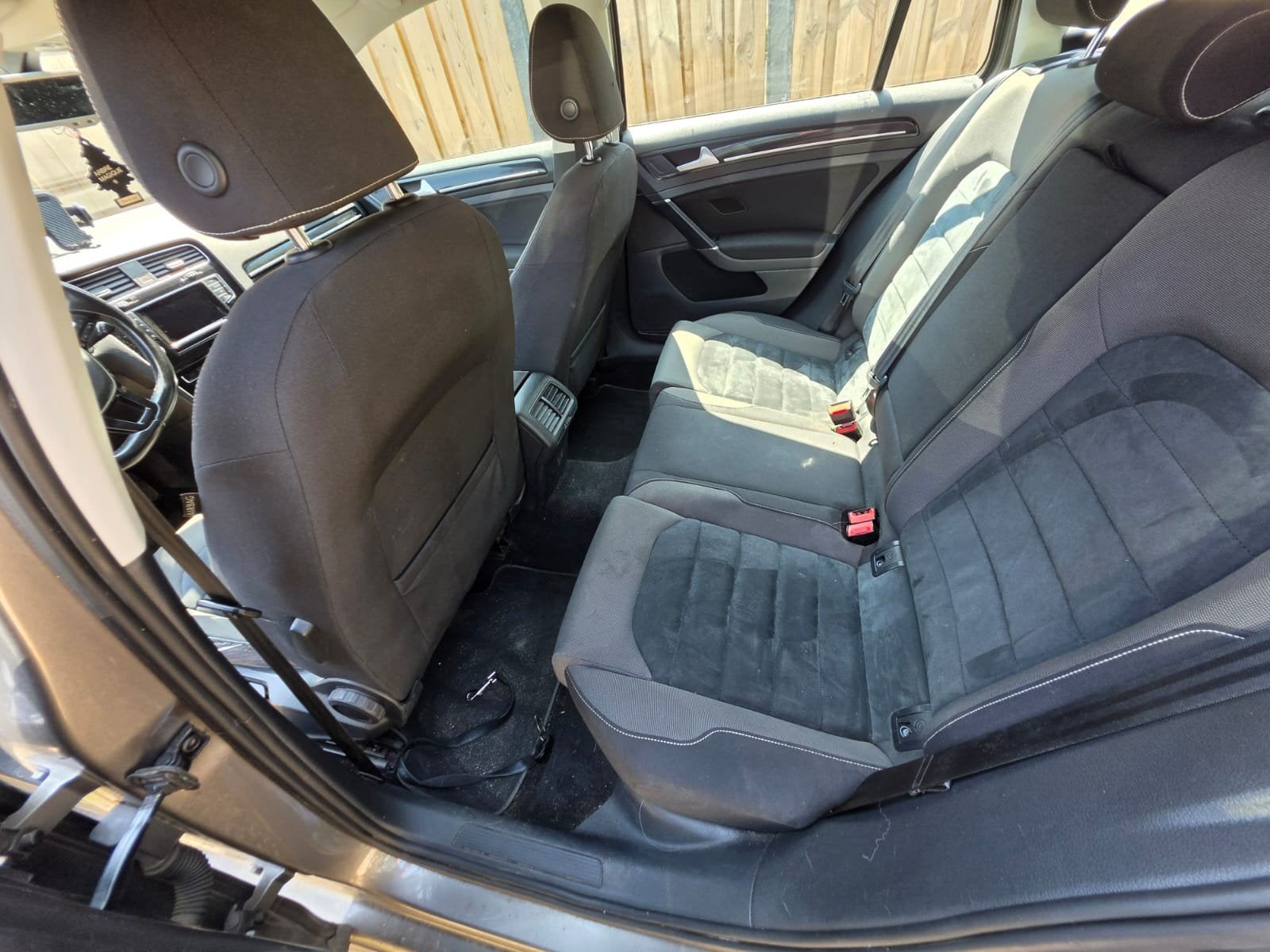 Foto 11 van Volkswagen Golf 1.6 TDI 77KW Variant DSG 2014 Grijs