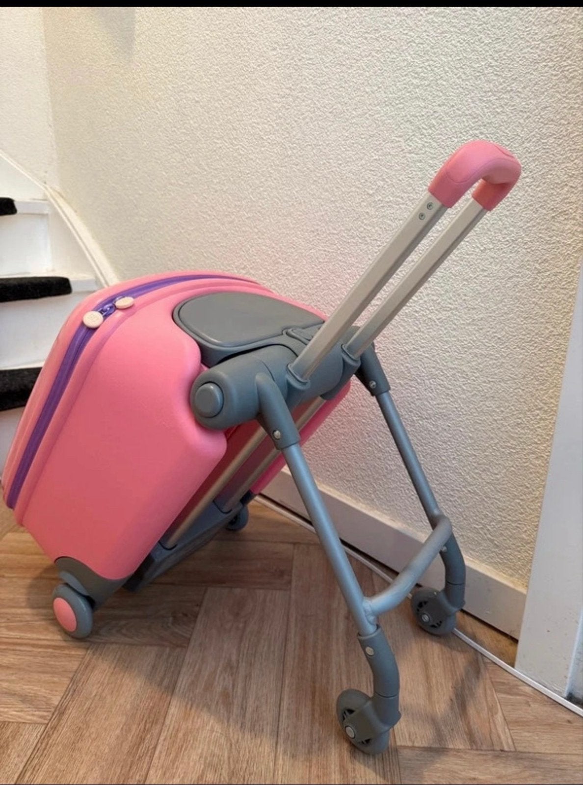 Roze kinderkoffer en wieltjes trolley, Gebruikt, Hard kunststof, Minder dan 50 cm, Ophalen of Verzenden
