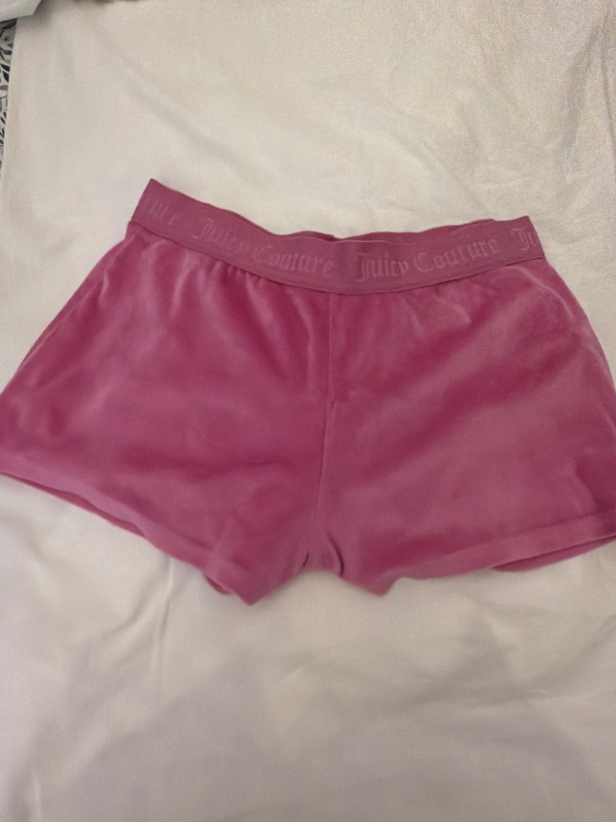 Roze Juicy Couture fluwelen shorts - Maat M, Maat 38/40 (M), Kort, Ophalen of Verzenden, Roze
