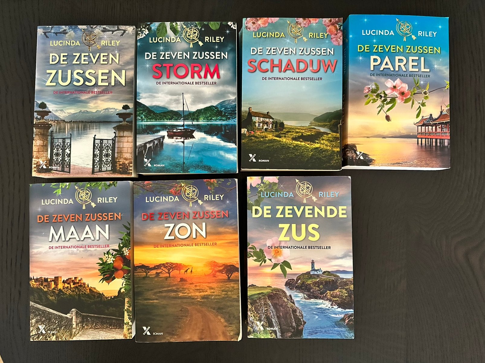 De Zeven Zussen serie - Lucinda Riley (7 boeken), Ophalen of Verzenden, Zo goed als nieuw, Nederland