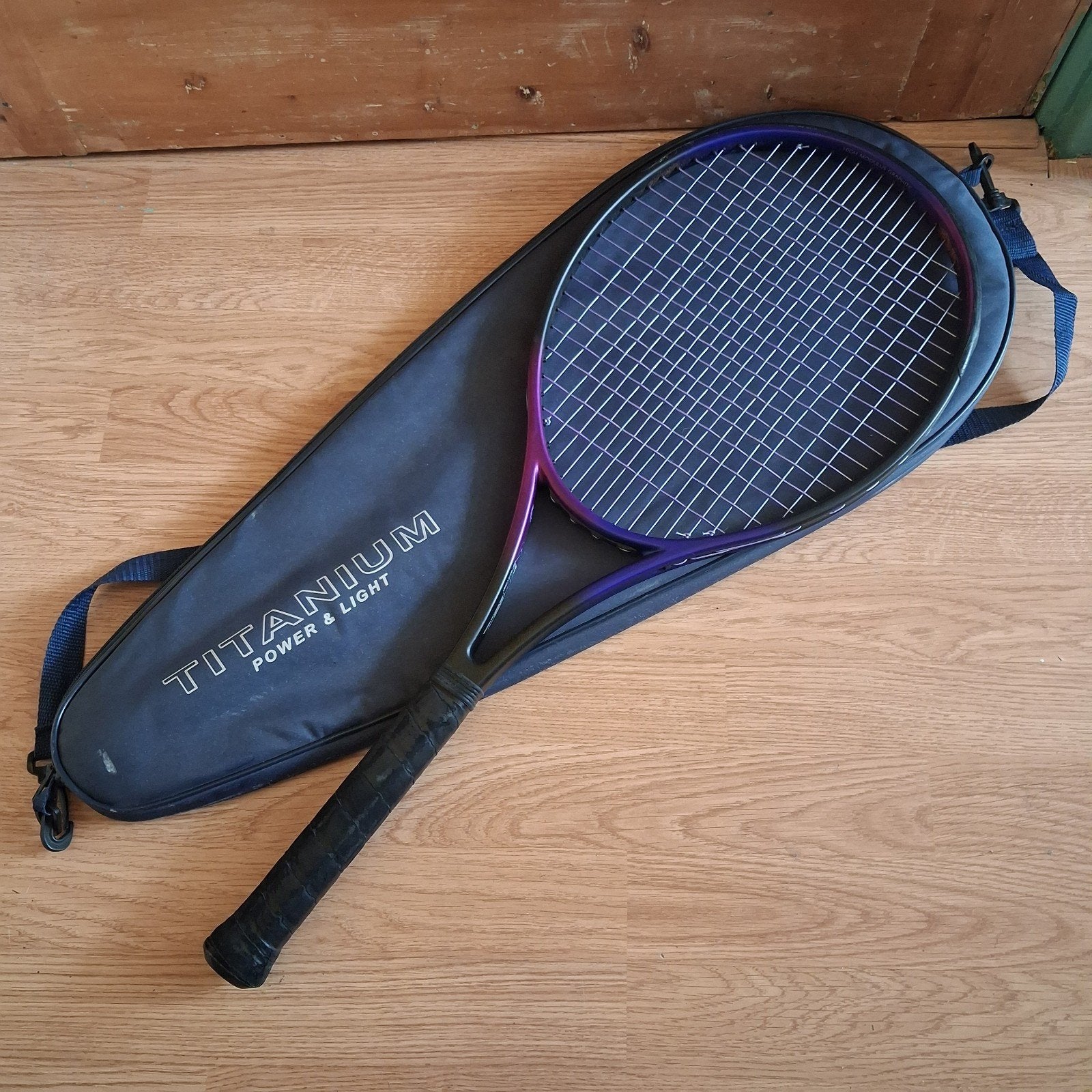Tennisracket en tas, Ophalen, Racket