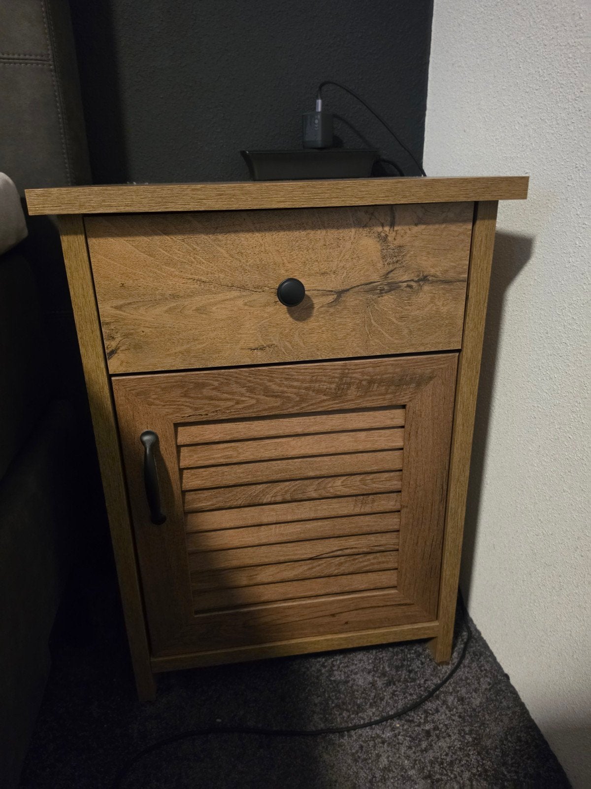 Nachtkastje Jysk MANDERUP, Huis en Inrichting, Ophalen, Zo goed als nieuw, Minder dan 45 cm
