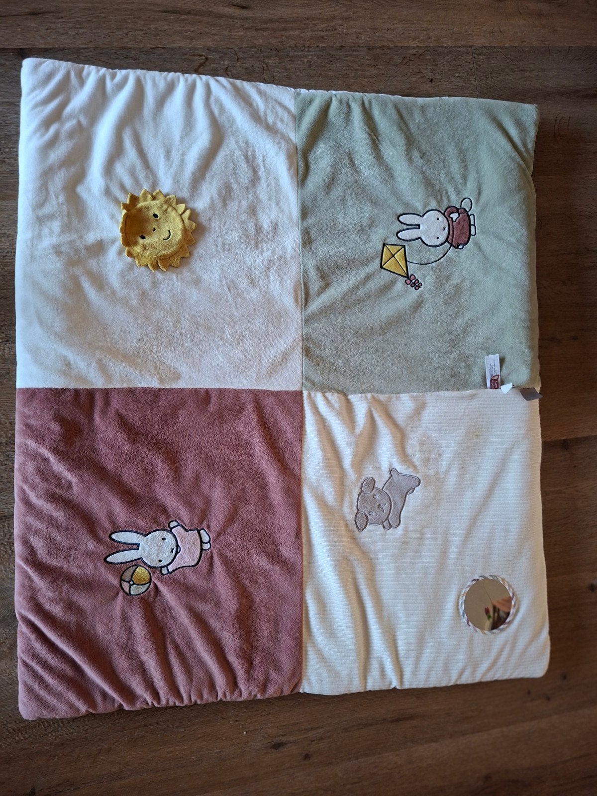 Boxkleed Nijntje, Ophalen, Zo goed als nieuw, Rechthoekig, Boxkleed