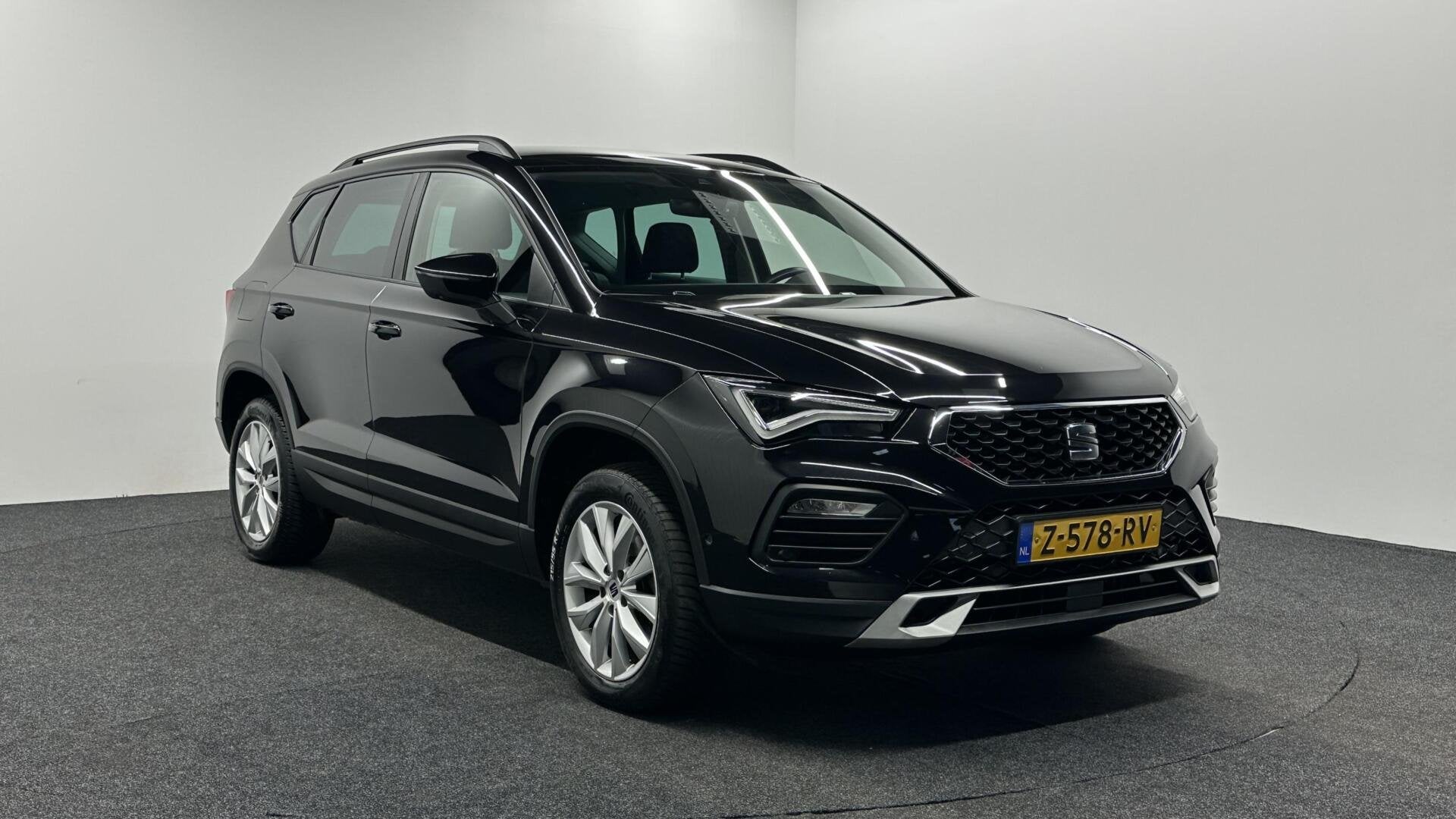 Seat Ateca 1.5 TSI Style Business Intense CARPLAY NAVI CRUIS, Auto's, Voorwielaandrijving, Euro 6, 4 cilinders, Ateca