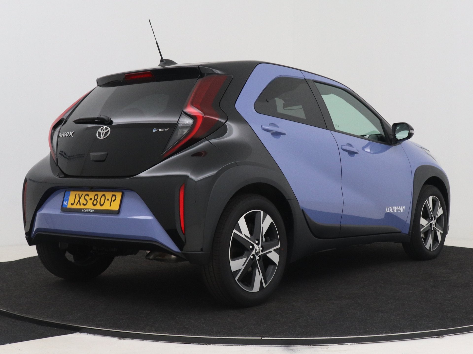 Toyota Aygo X Hybrid 115 pulse (bj 2026, automaat), Stof, Overige kleuren, 4 stoelen, 116 pk