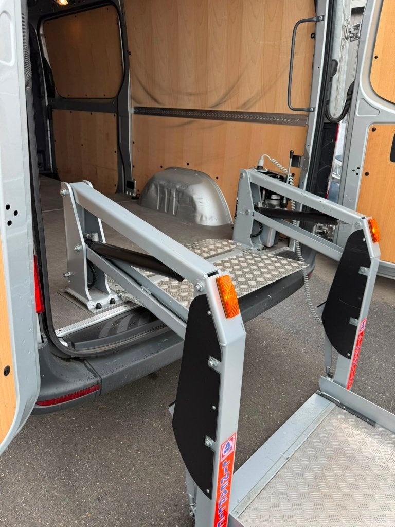 Bedrijfswagen rolstoellift laadklep laadlift, Ophalen, Zo goed als nieuw