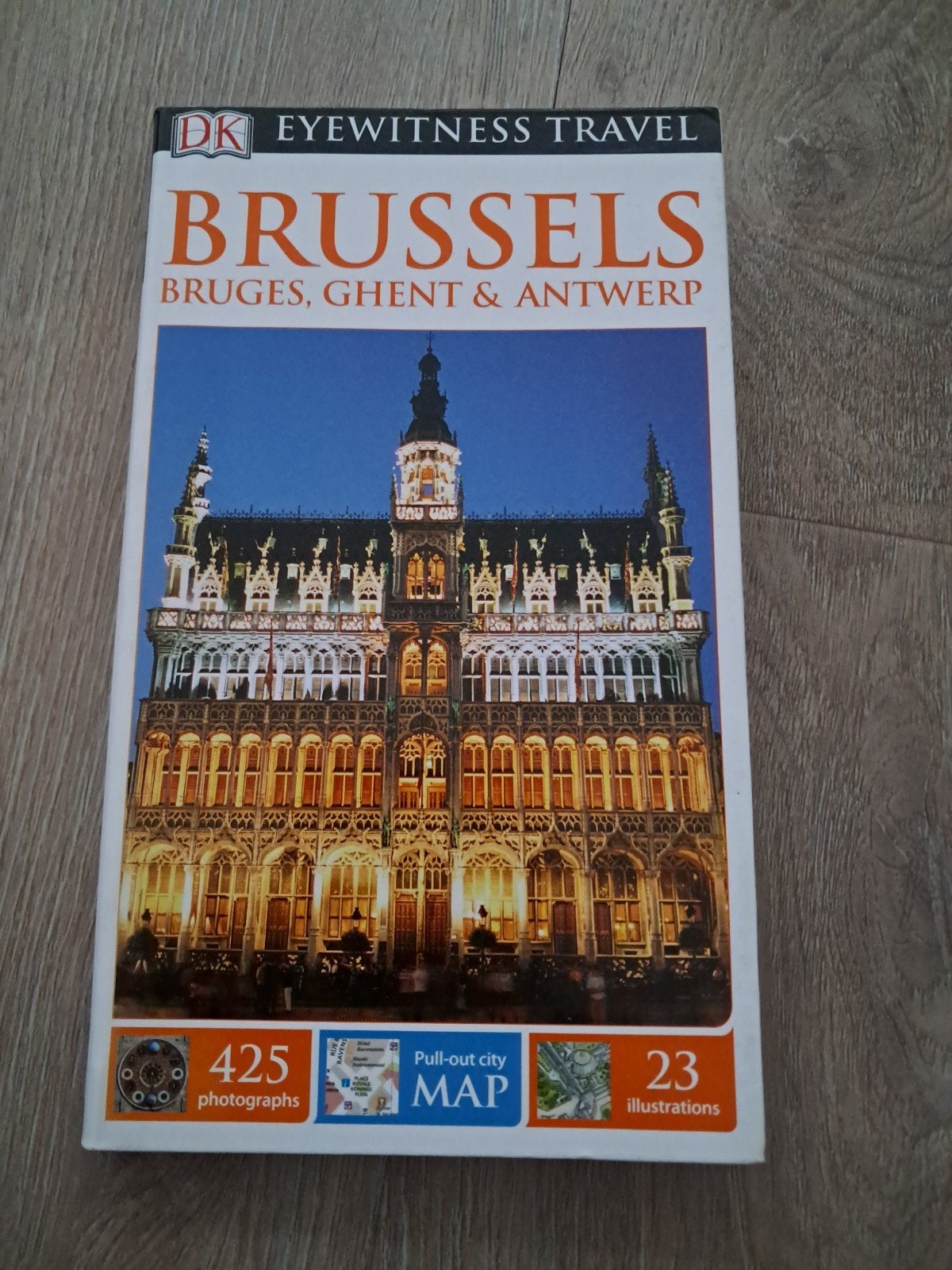 DK Eyewitness Travel: Brussel, Brugge, Gent & Antwerpen, Overige merken, Europa, Ophalen of Verzenden, Zo goed als nieuw